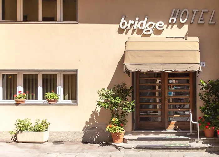 Bridge Hotell
